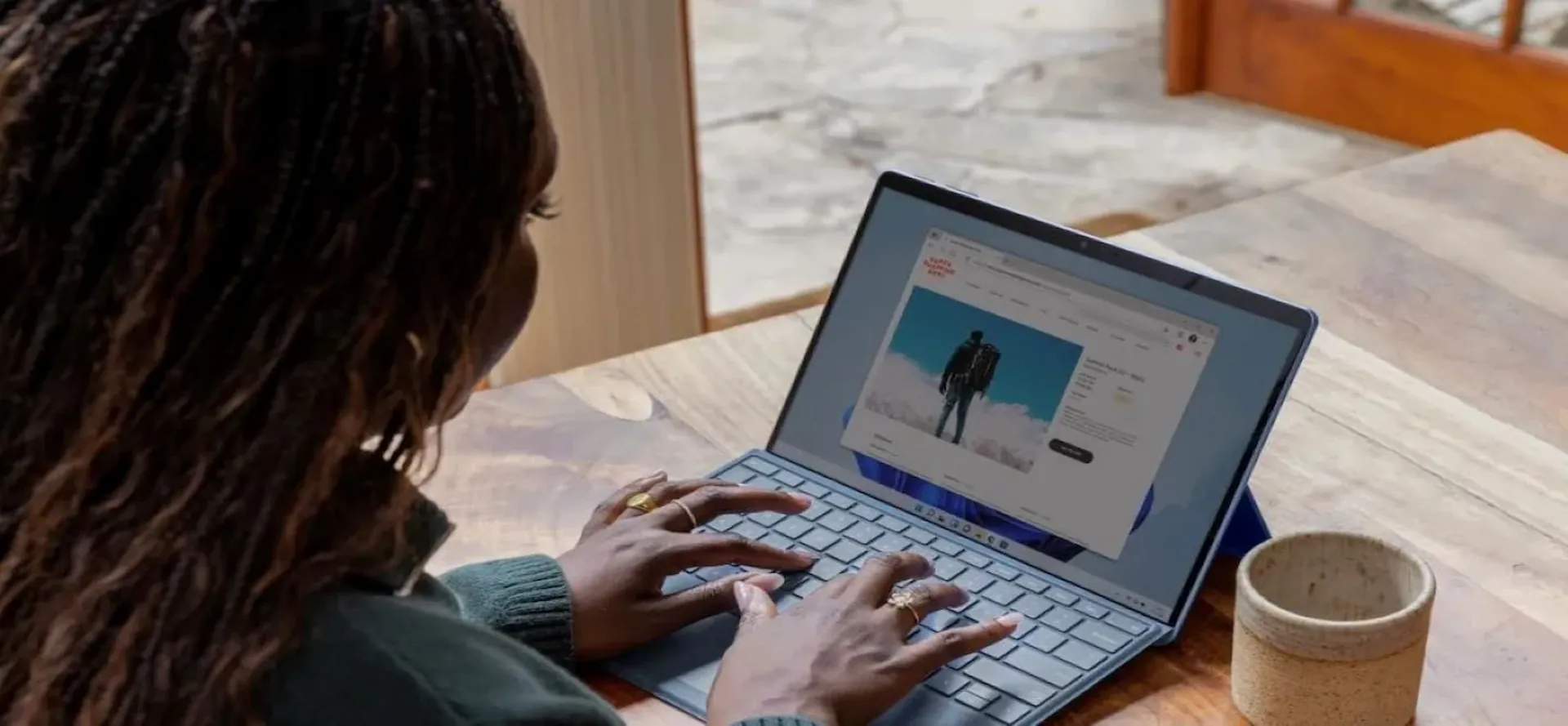 Virtual assistant performing lead generation on a computer