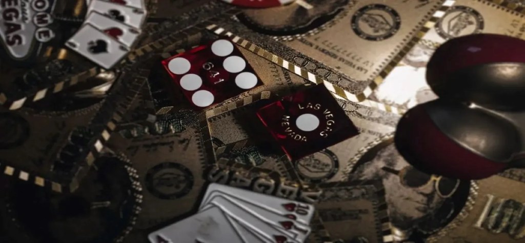 table-with-casino-accessories