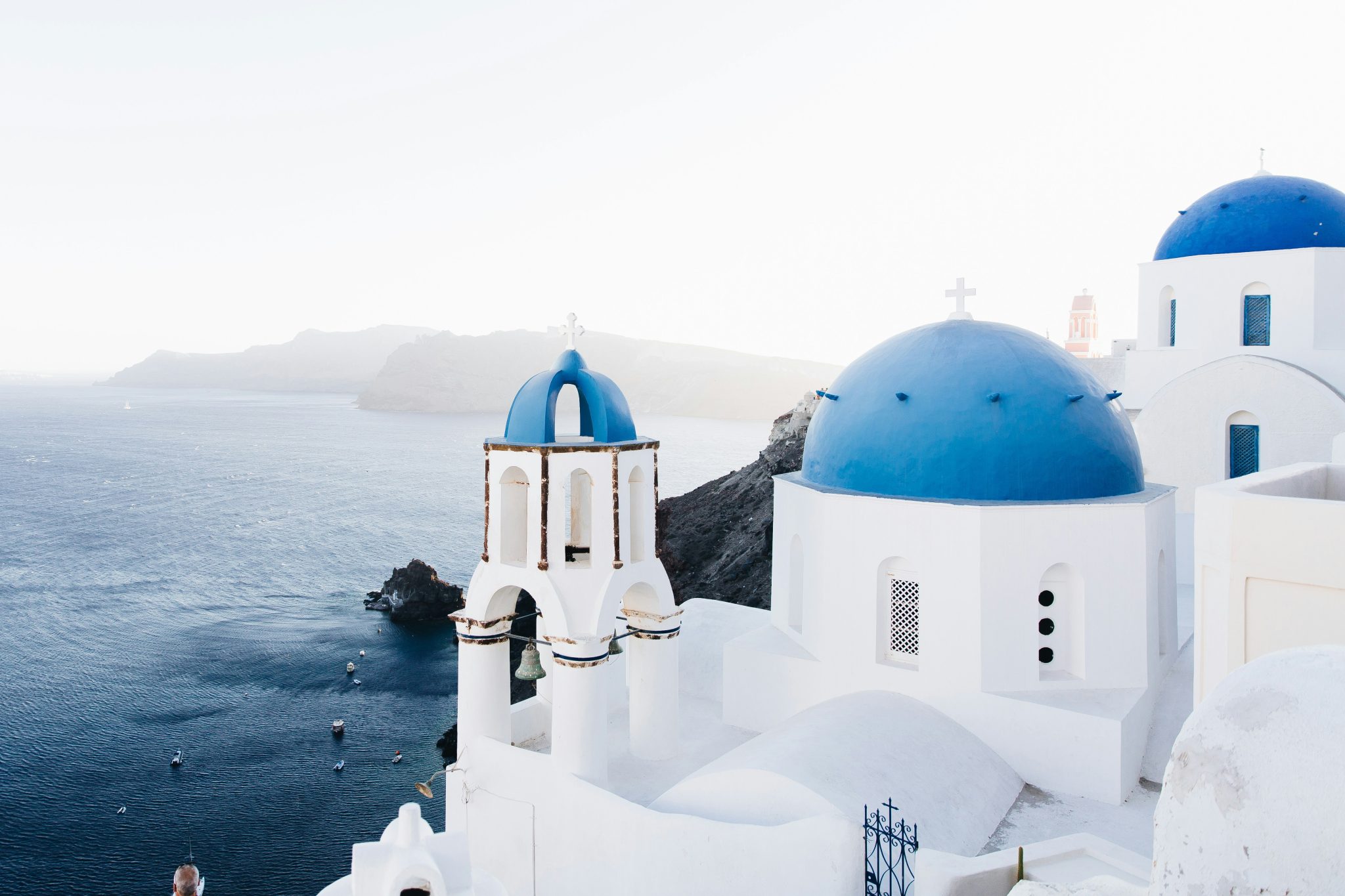 Greek-speaking customer support representation with Santorini architecture