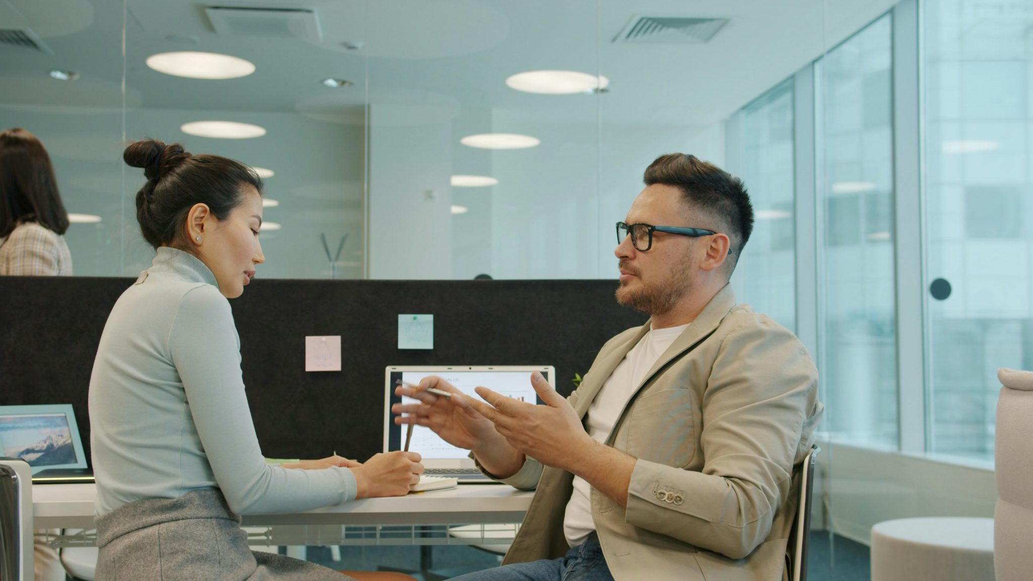 Talent sourcing interview discussing recruitment strategy and candidate evaluation